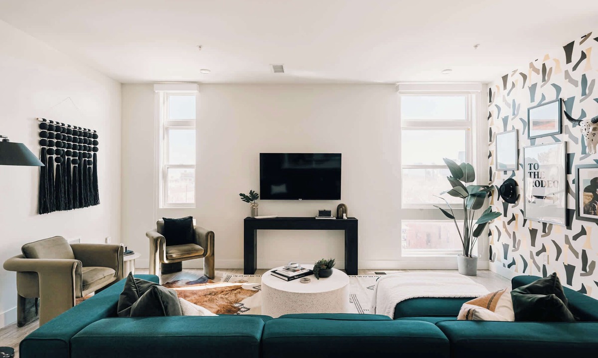 Highland Condo | Central LoHi Clubhouse | Skyline View | Sleeps 12!