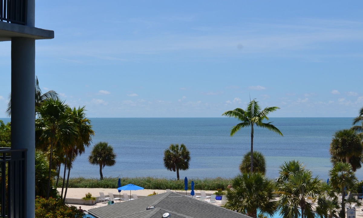 Key West Condo | Key Wes't Best- Upgraded condo 5 mins to Smathers Beach Fantastic value