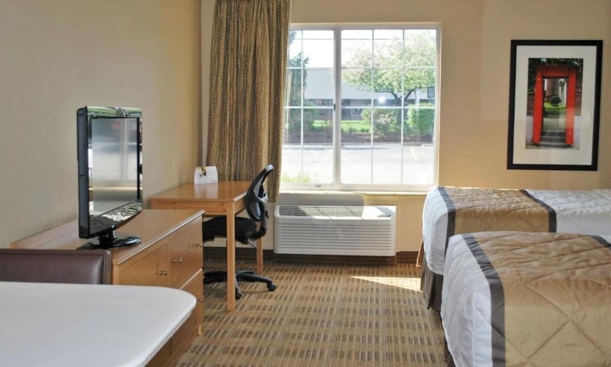 Eagan Apartment | 2 Full Beds | Mobil Access Tub Nsmk Kitchen