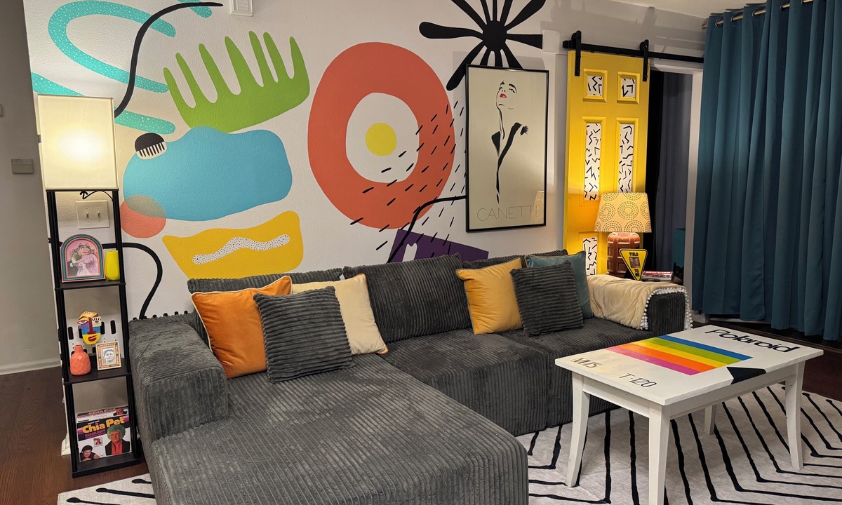 Aurora Apartment | Newly Renovated 80s Secret Time Portal minutes from DIA, Buckley AFB & Shopping