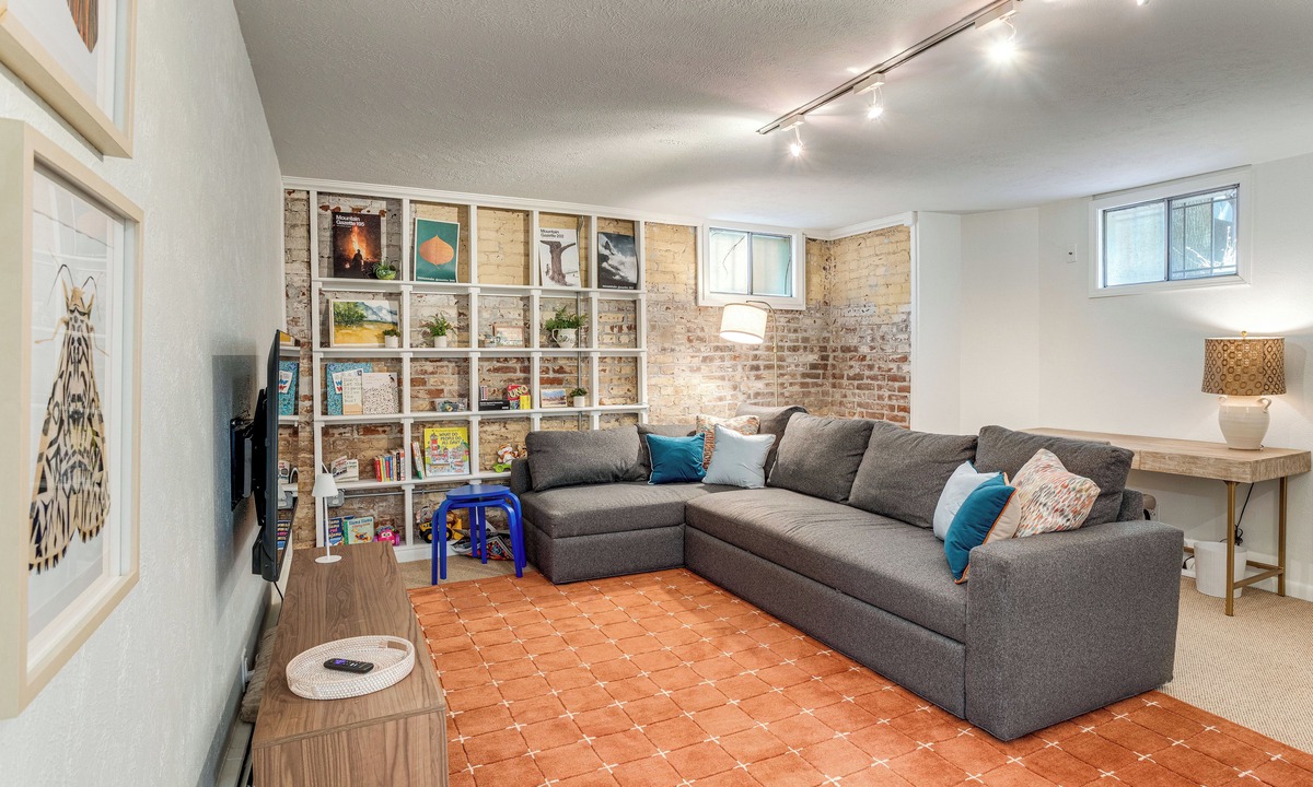Cheesman Park Apartment | Walkable Apt w/Off-Street Parking in Cheesman!