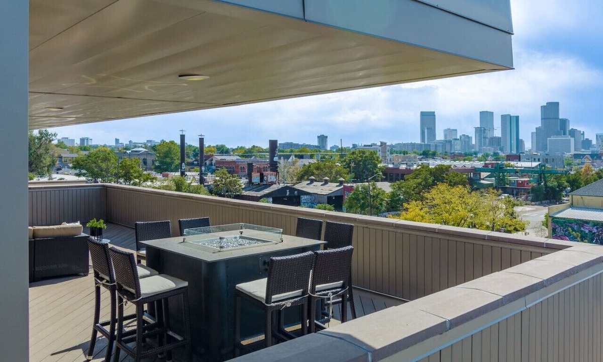 River North Art District Apartment | Ultra Luxury Loft I Fireplace I Rooftop I RiNo