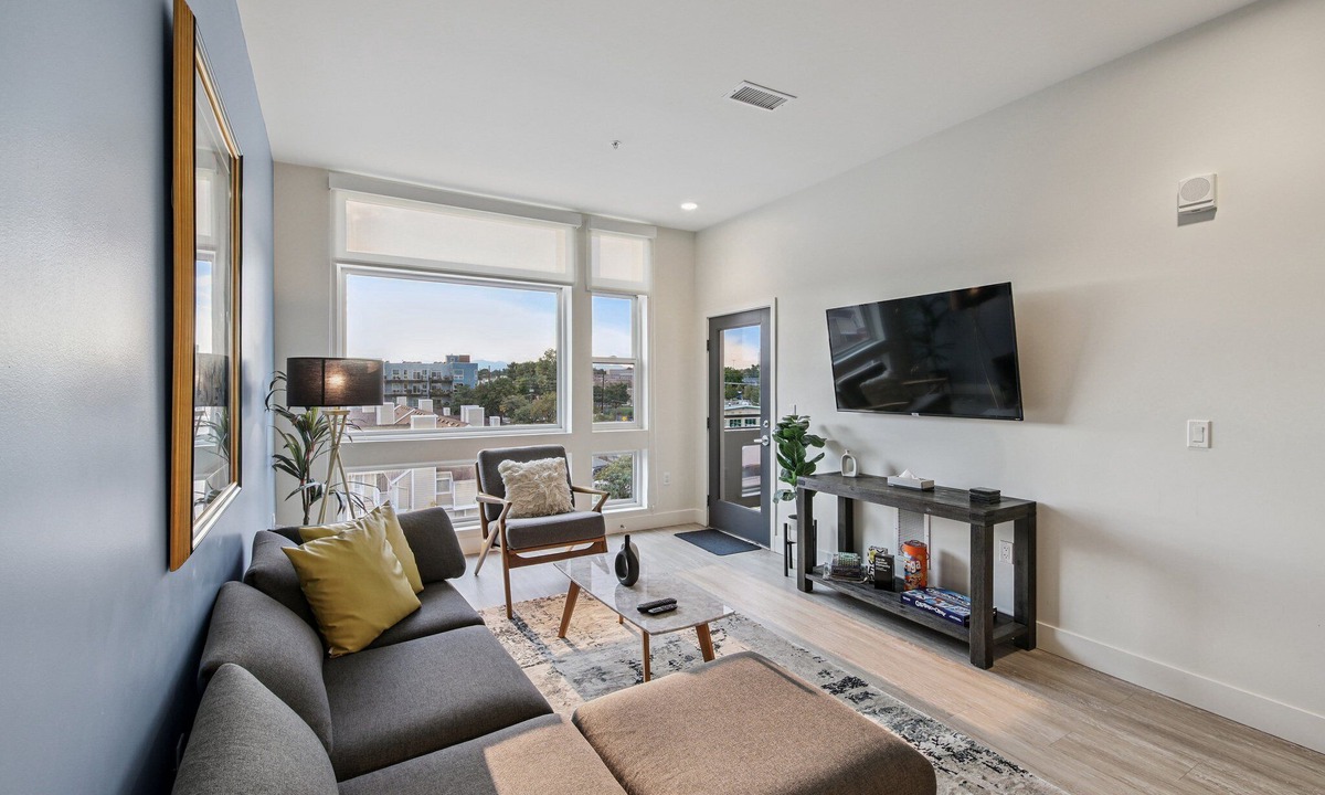 Highland Condo | Golden Hour | 1BR LoHi Loft | Balcony | Dog-Friendly