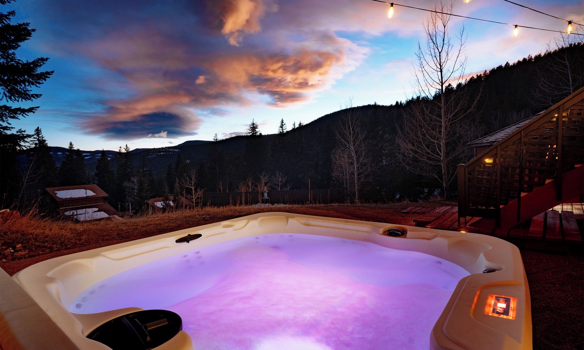 Evergreen Cabin | Golden Aspen Retreat Hot Tub, Sauna & Trails!