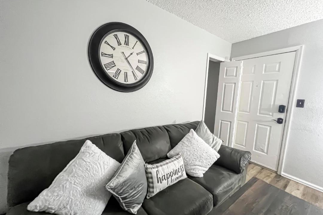 Village Seven Apartment | Lovely 2 bedroom! Close to All in a 4Plex
