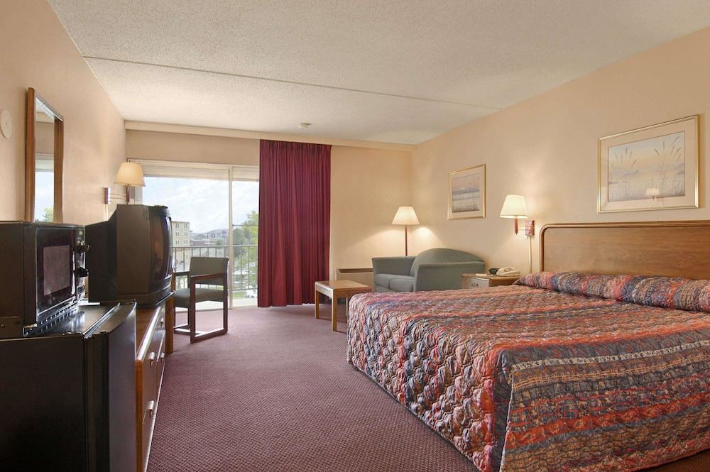 Photo of Bedroom in Northwest Colorado Springs
