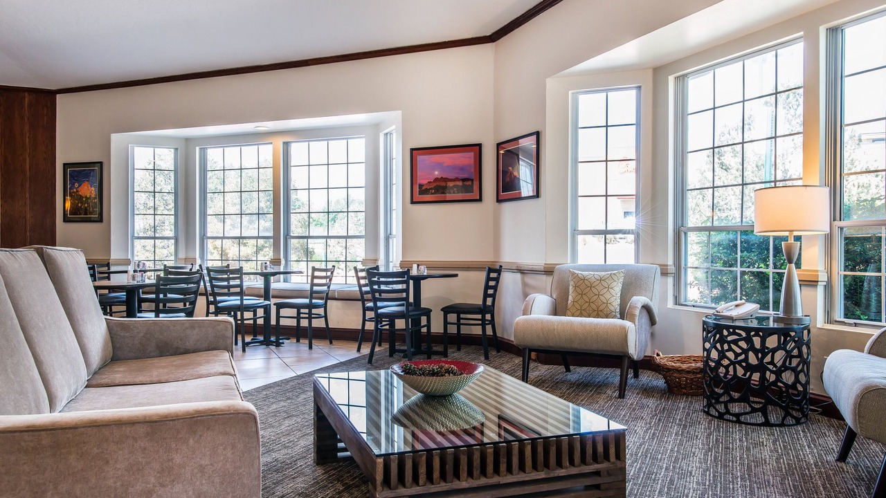 Photo of Livingroom in West Colorado Springs