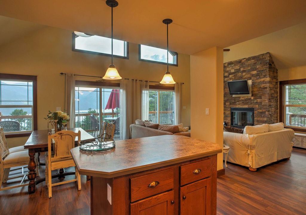 Photo of Livingroom in Twin Lakes