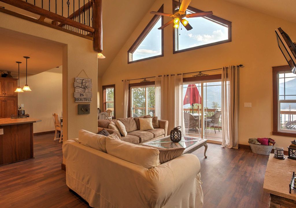 Photo of Livingroom in Twin Lakes