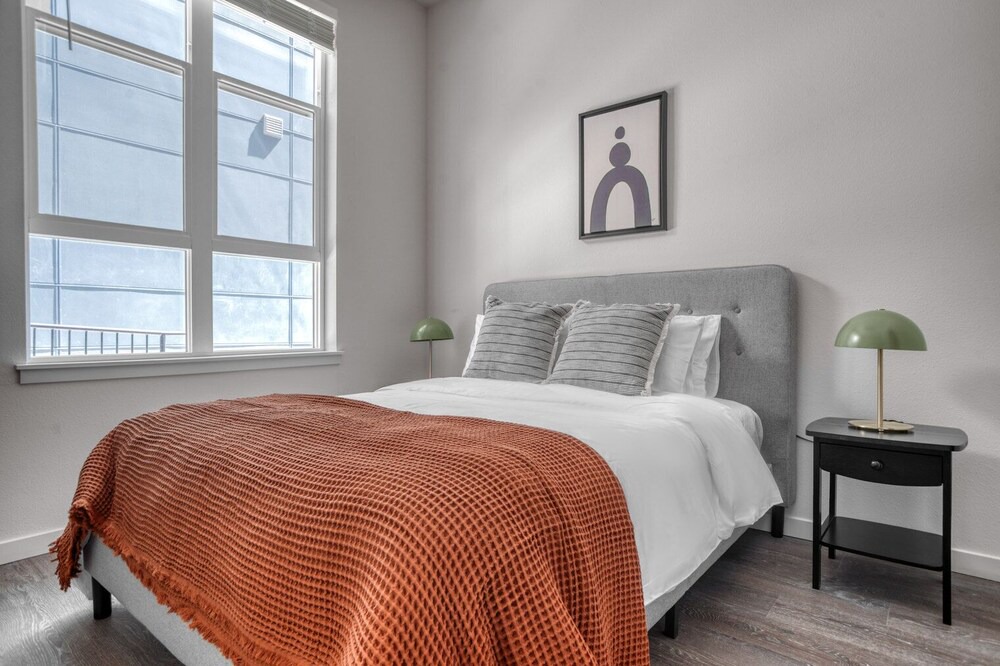 Photo of Bedroom in Five Points