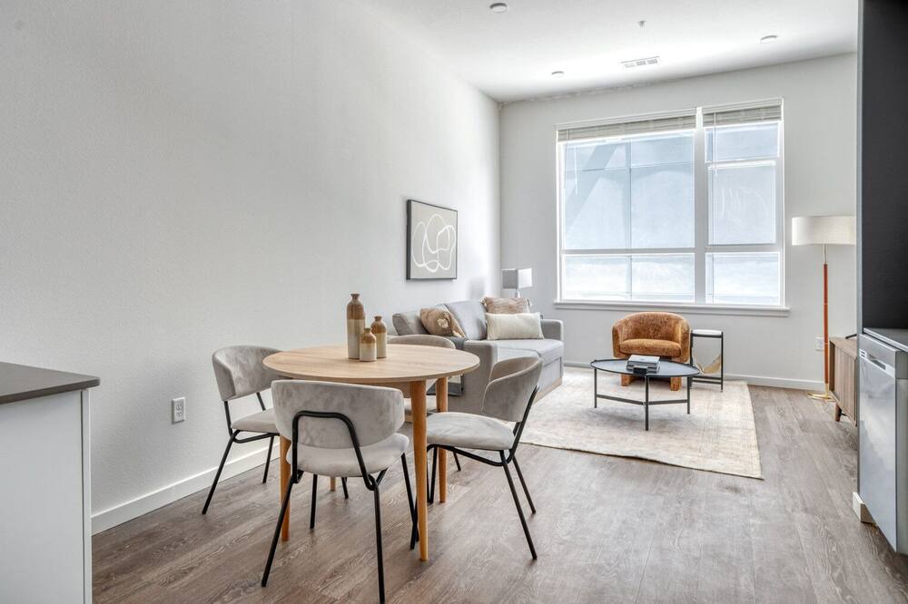 Photo of Livingroom in Five Points