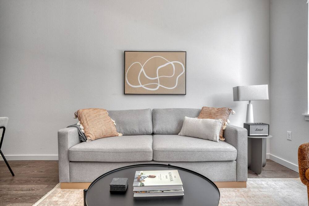 Photo of Livingroom in Five Points
