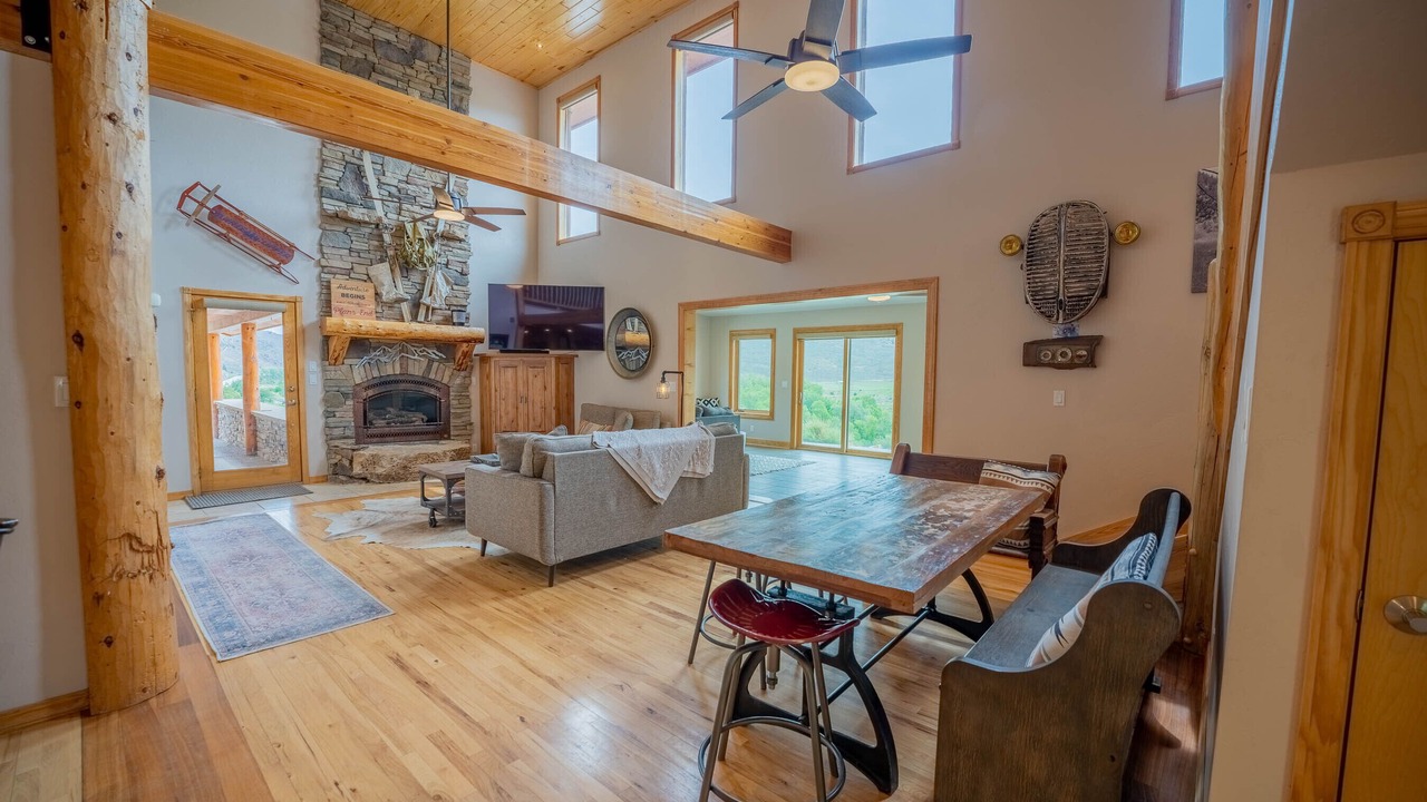 Photo of Livingroom in Gunnison