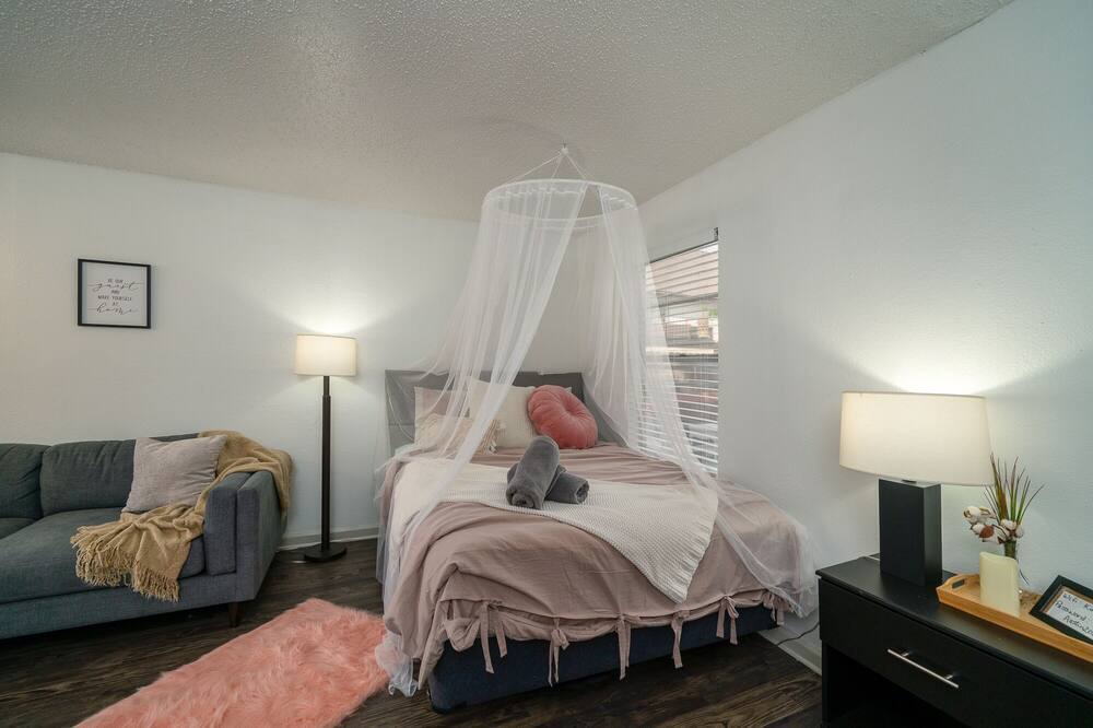 Photo of Bedroom in Northeast Colorado Springs
