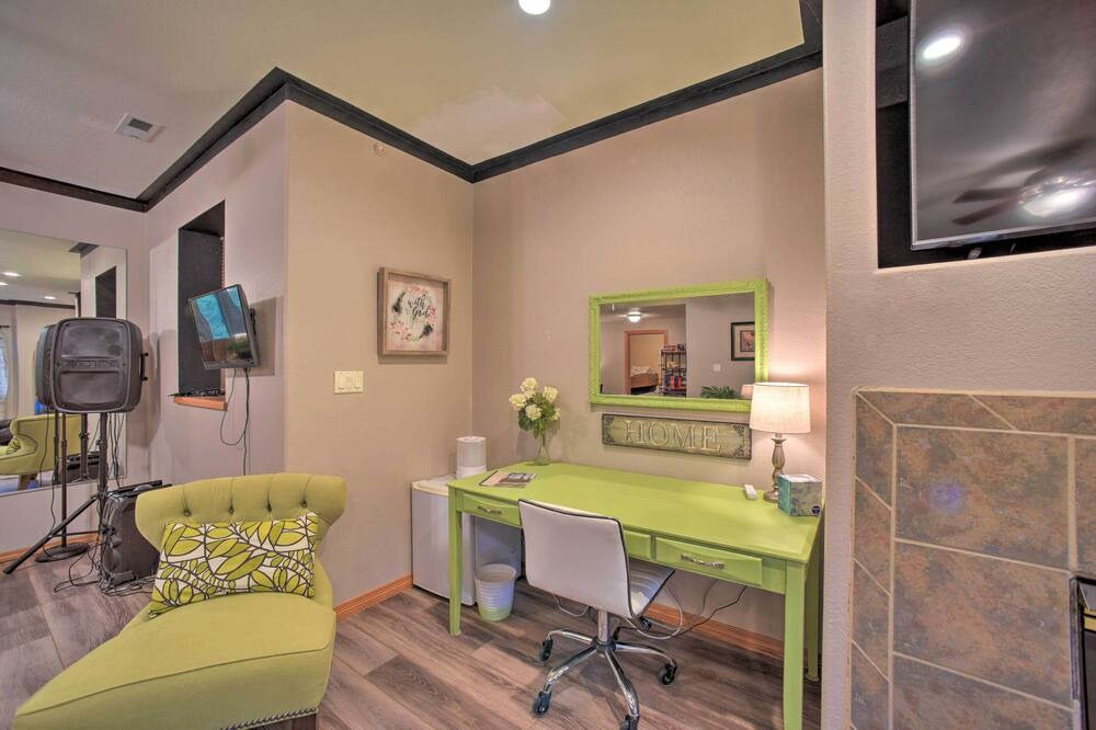 Photo of Bedroom in Northwest Colorado Springs