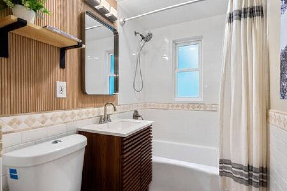 Photo of Bathroom in University Park