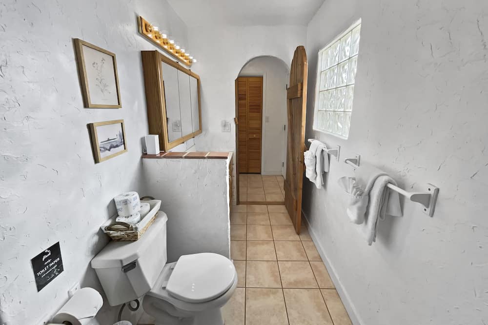 Photo of Bathroom in Palisade