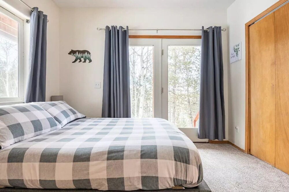 Photo of Bedroom in Woodland Park