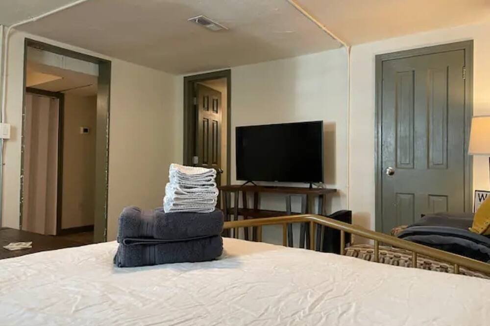 Photo of Bedroom in Villa Park