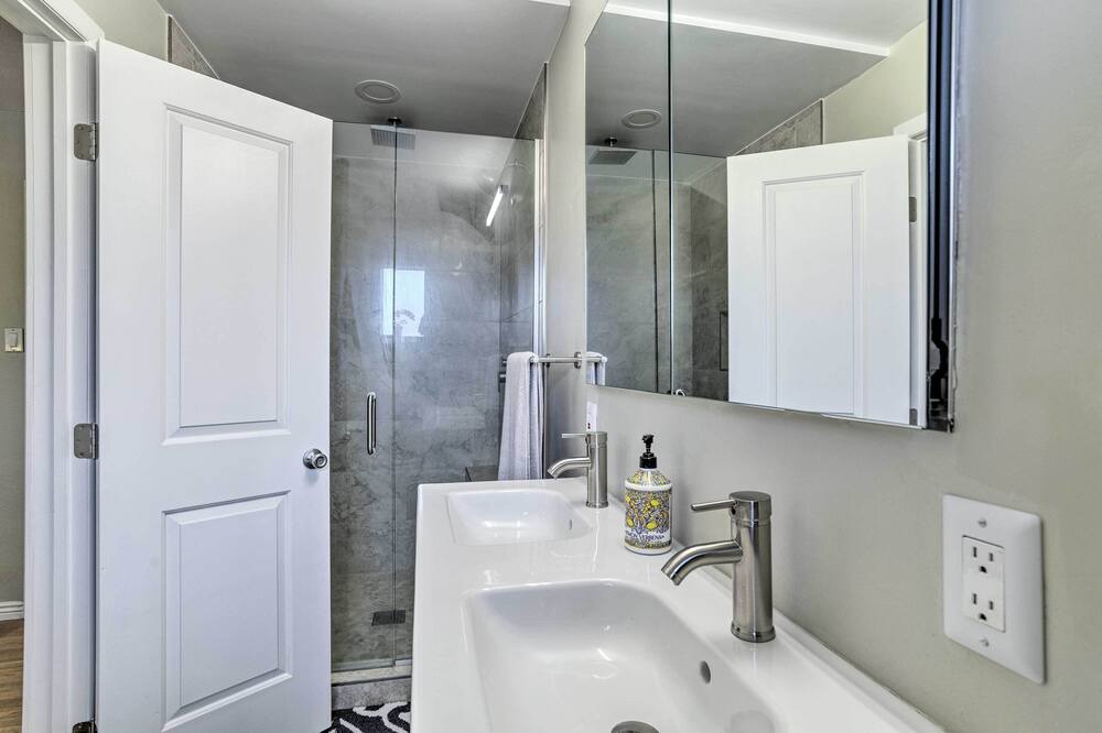 Photo of Bathroom in Bel Aire