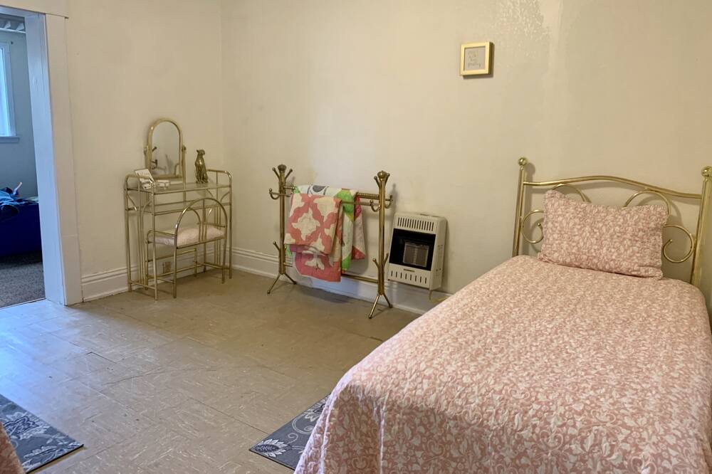 Photo of Bedroom in Cimarron
