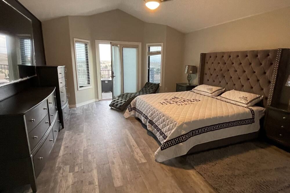Photo of Bedroom in Parker
