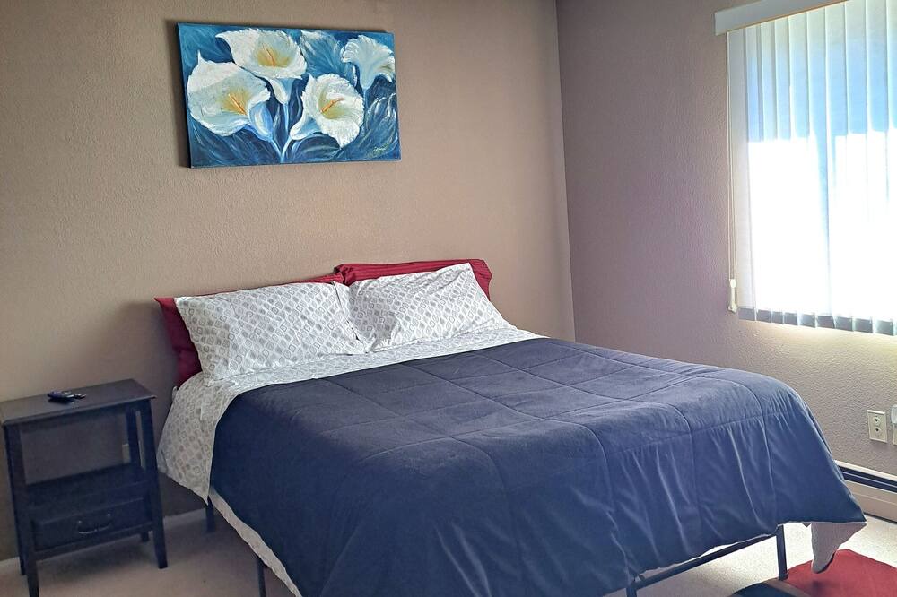 Photo of Bedroom in Gleneagle