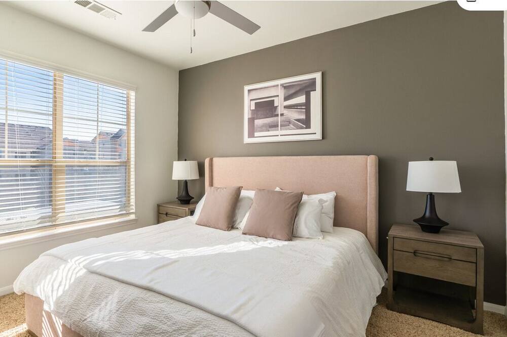 Photo of Bedroom in Aurora