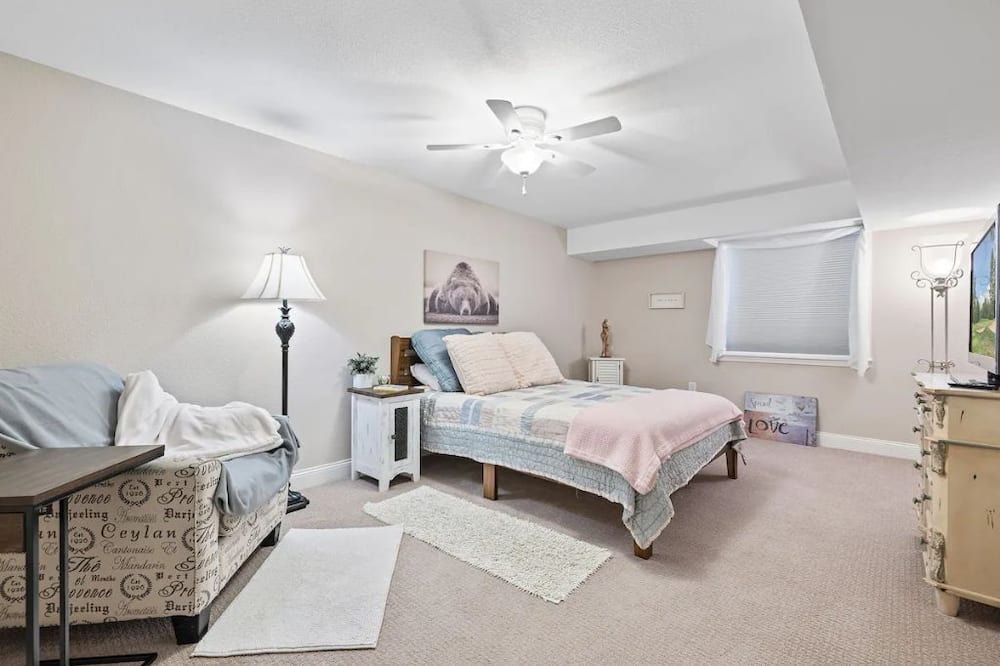 Photo of Bedroom in Castle Rock