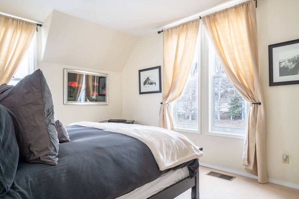 Photo of Bedroom in Carbondale