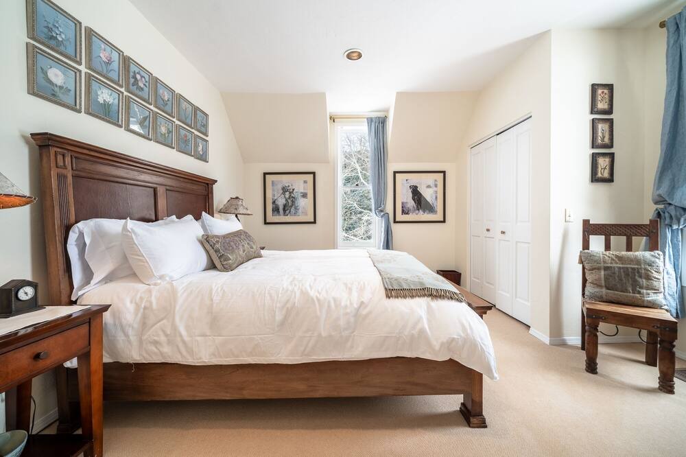 Photo of Bedroom in Carbondale
