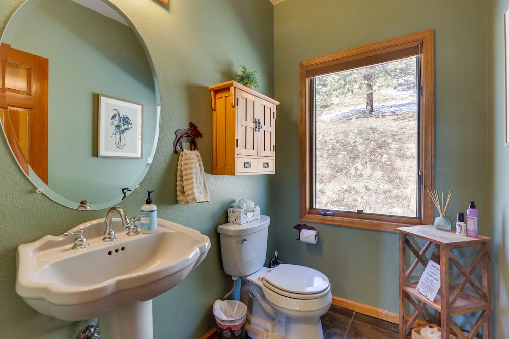 Photo of Bathroom in Hangen Ranch And M and B