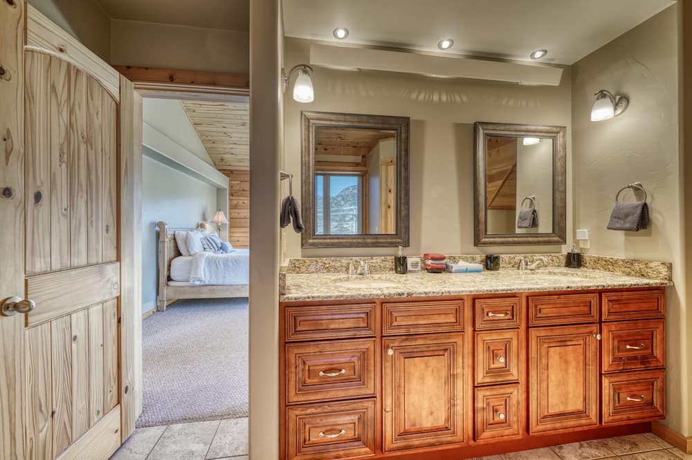 Photo of Bathroom in Salida