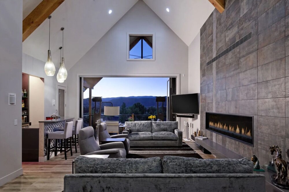 Photo of Livingroom in Aspen Glen