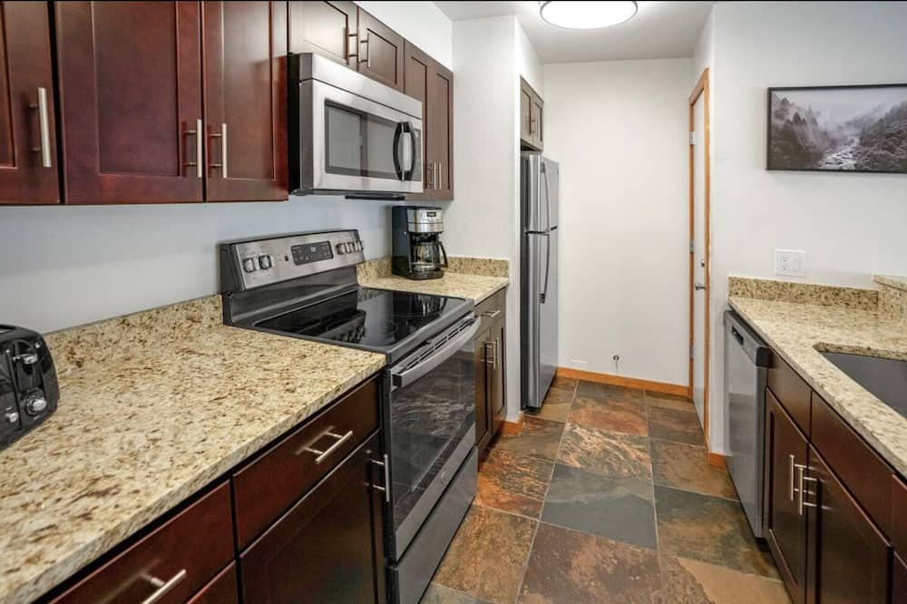 Photo of Kitchen in Lakeside Village