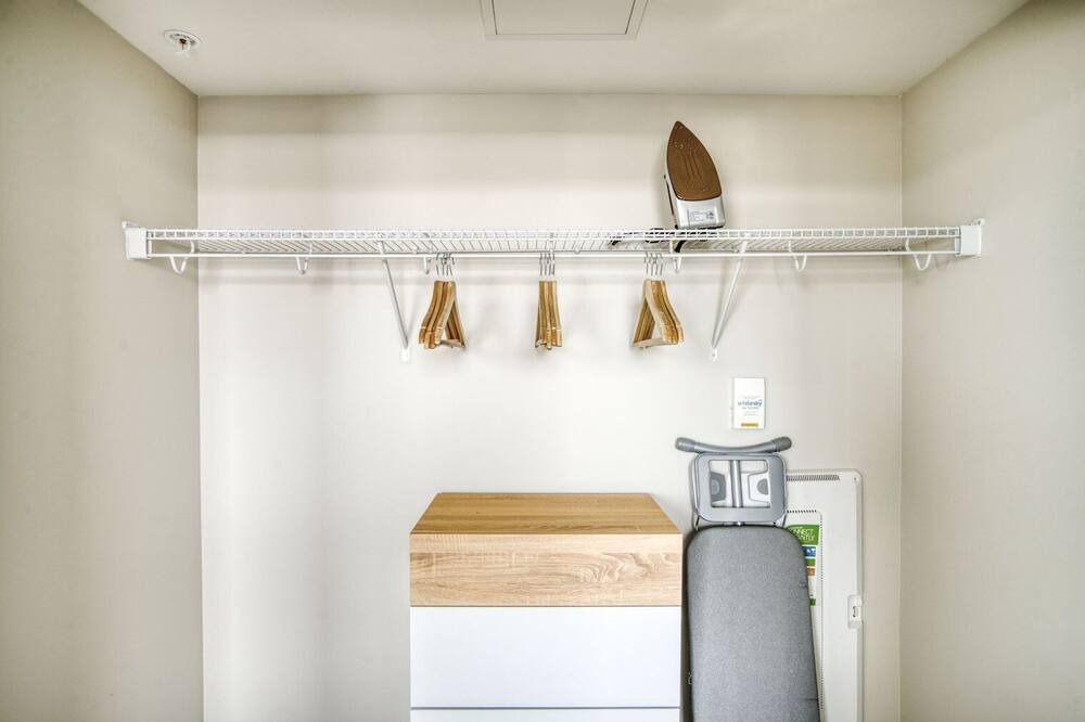 Photo of Bedroom in Hale
