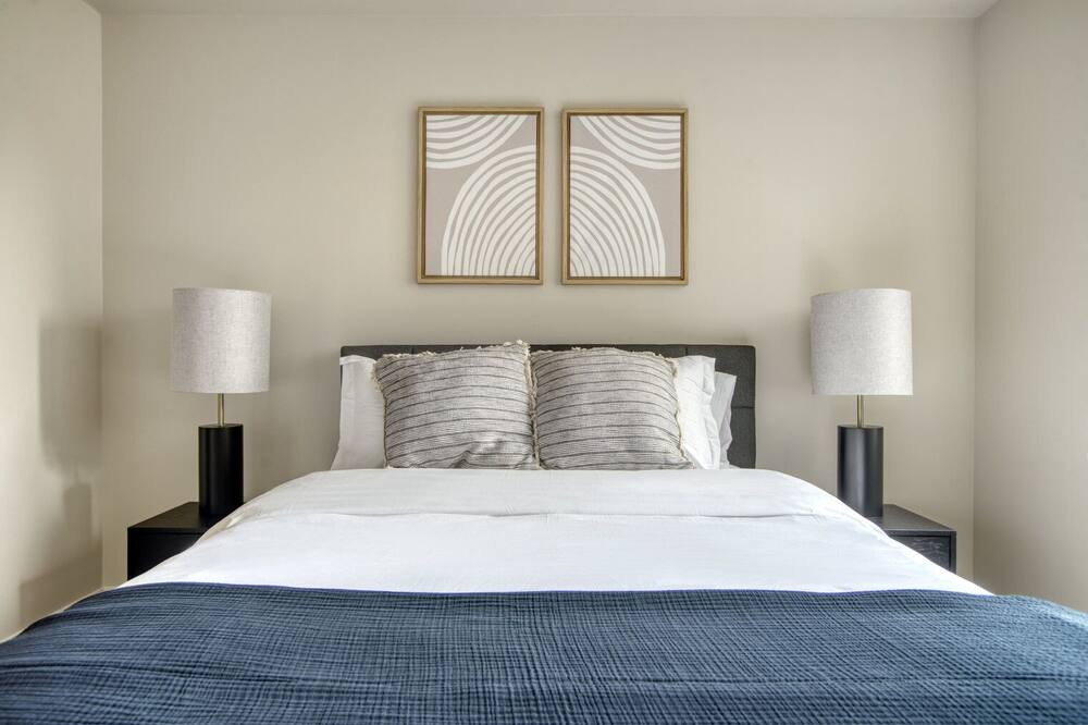 Photo of Bedroom in Hale