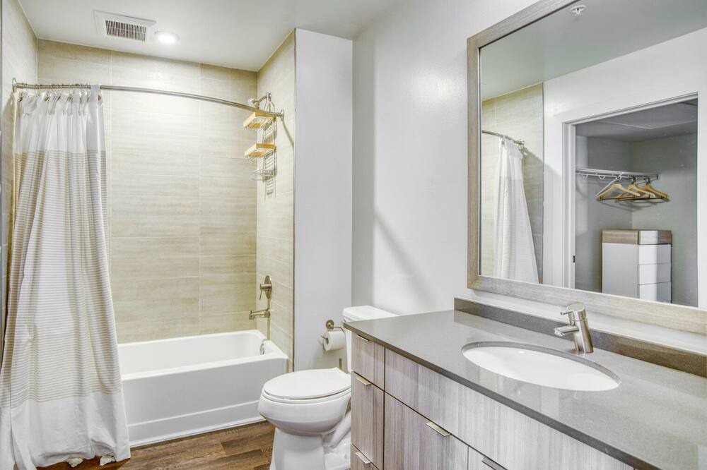 Photo of Bathroom in Hale