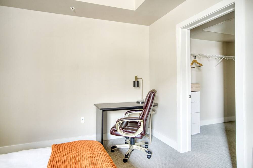 Photo of Bedroom in Hale