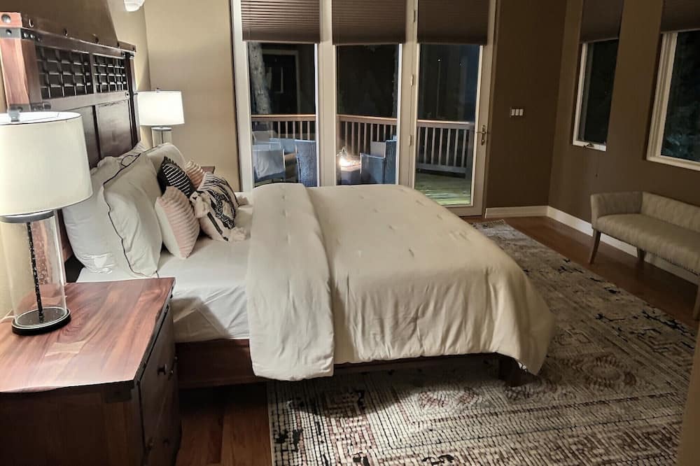 Photo of Bedroom in Evergreen Meadows