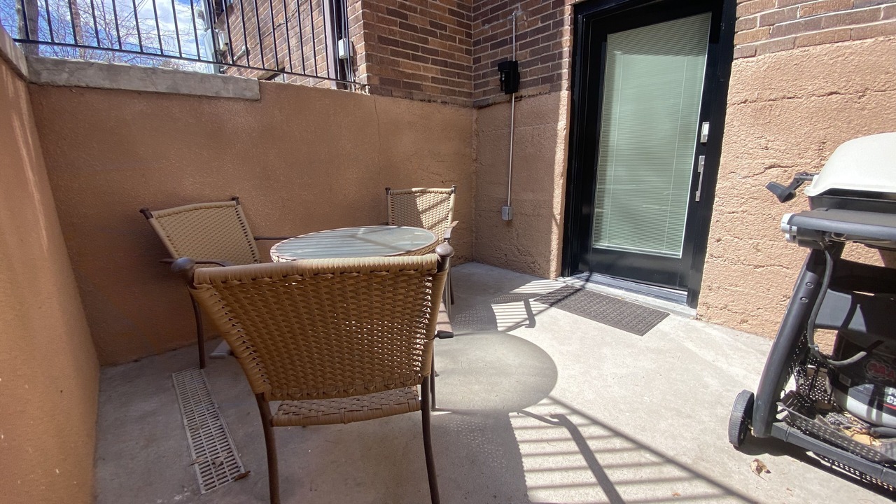 Photo of Outdoor in Hale