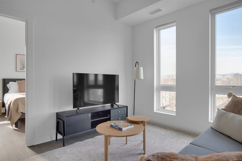 Photo of Livingroom in West Colfax