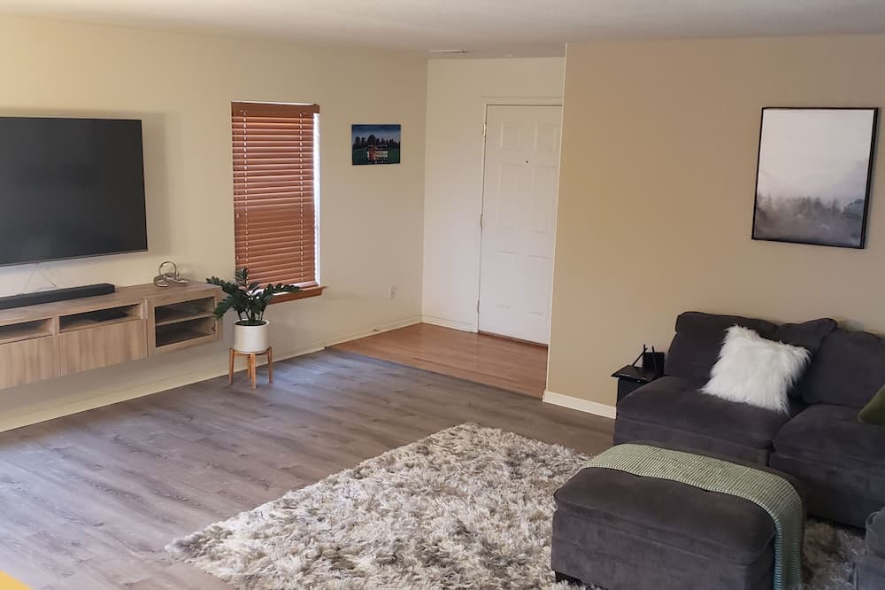 Photo of Livingroom in Roxborough