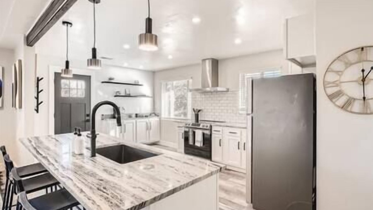 Photo of Kitchen in Barths