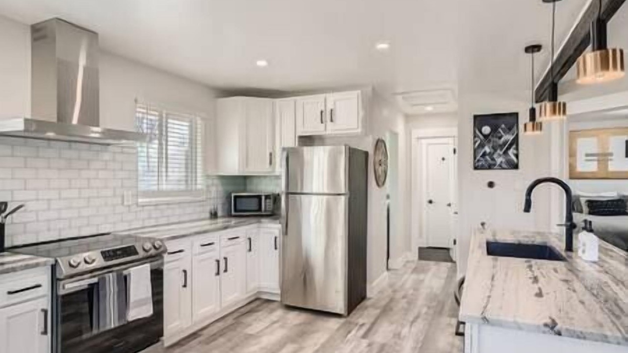 Photo of Kitchen in Barths