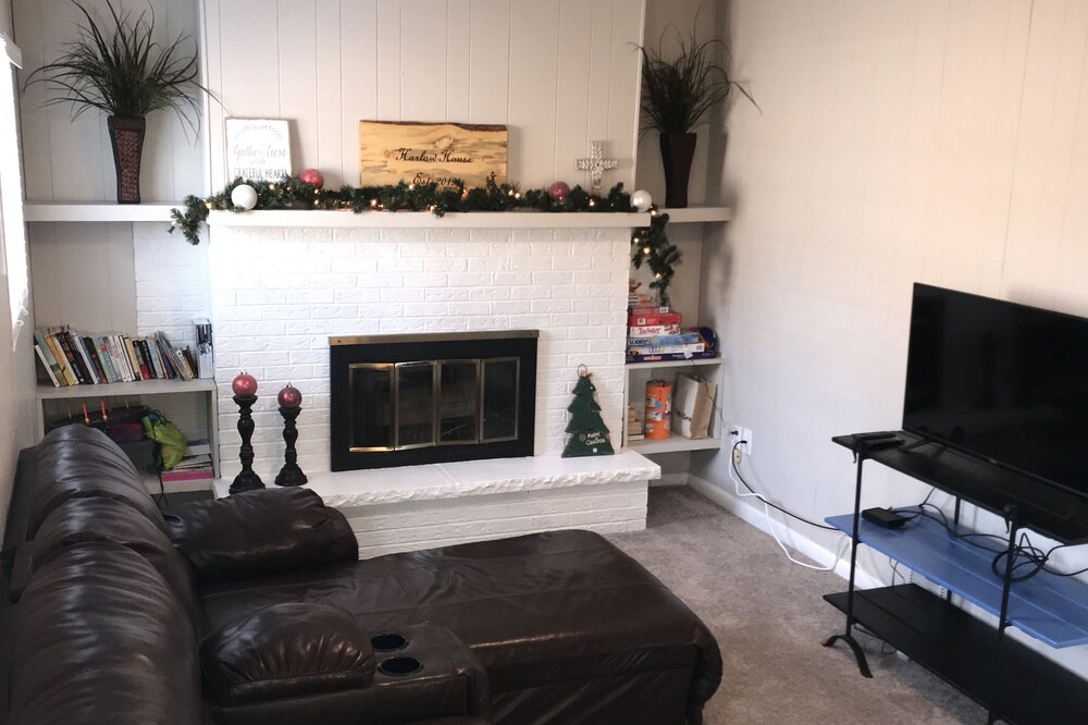 Photo of Livingroom in Jewell Heights - Hoffman Heights