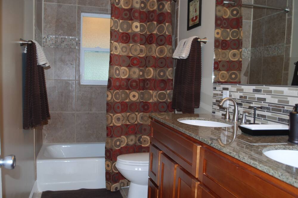 Photo of Bathroom in Jewell Heights - Hoffman Heights