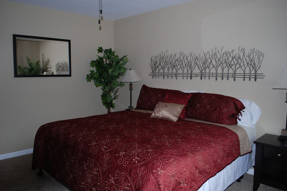 Photo of Bedroom in Jewell Heights - Hoffman Heights