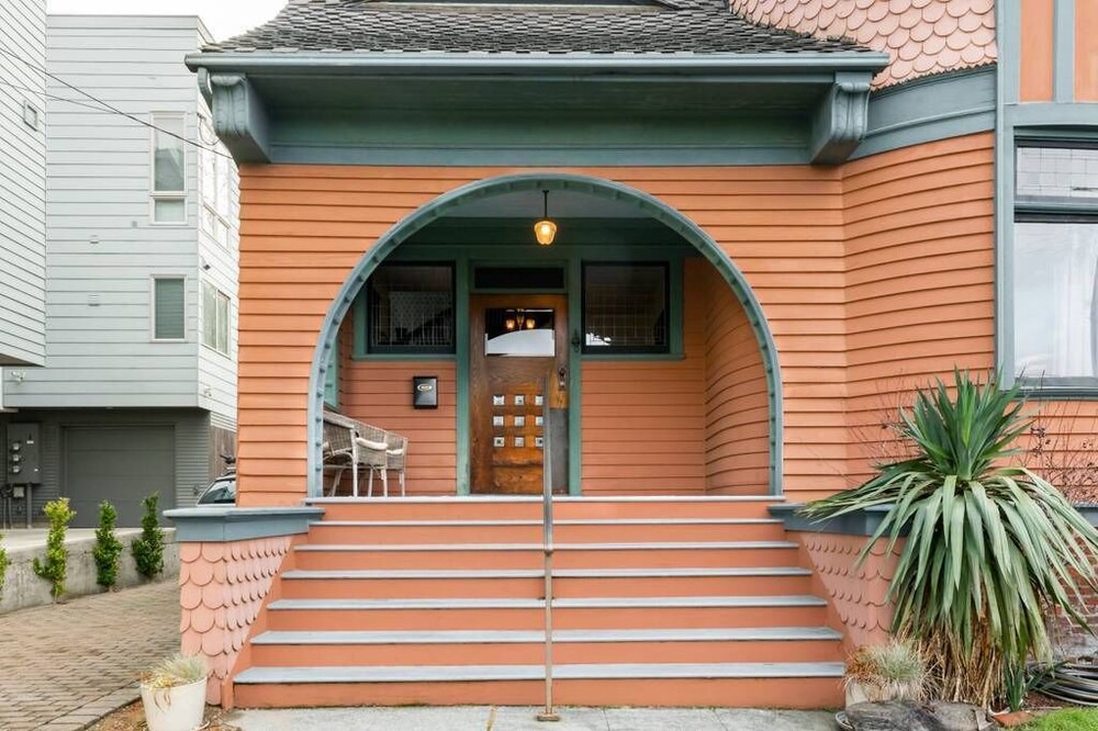Photo of Outdoor in Lower Queen Anne