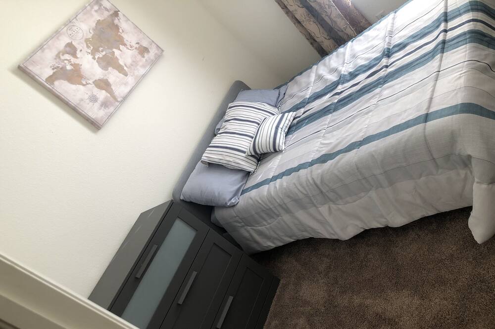 Photo of Bedroom in Aurora